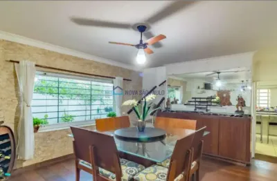 Sobrado 3 dormitórios, suite, 2 vagas, saúde , proximo ao metro.