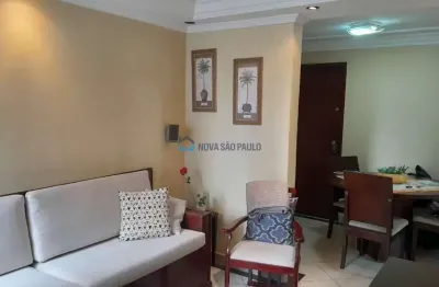 Apartamento reformado, próximo shopping plaza sul, supermercados, escolas, bancos, ubs, feiras.