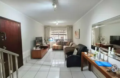 Sobrado à venda no bosque da saúde 3 dormitórios, suíte, quintal e garagem para 2 carros grandes!