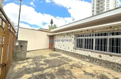 Casa térrea com 410m de terreno, 3 dormitórios, 10 vagas de garagem no jardim da saude.