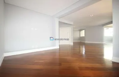 Apartamento a venda em moema com 244,38 m², com 3 suites e 3 vagas.