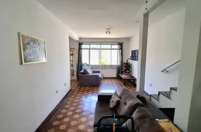 Sobrado amplo com 6 dormitórios e 3 vagas na vila do encontro. próximo ao metrô jabaquara.