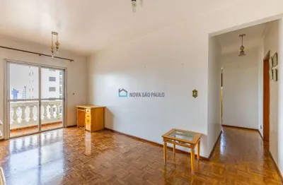 Apartamento à venda na saúde -metrô - 2 quartos, 2 banheiros, 1 vaga demarcada- metrô saúde