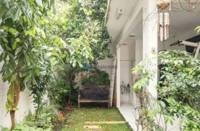 Casa Alto Padrão à Venda com 3 Suítes, Espaço Gourmet e Academia Privativa