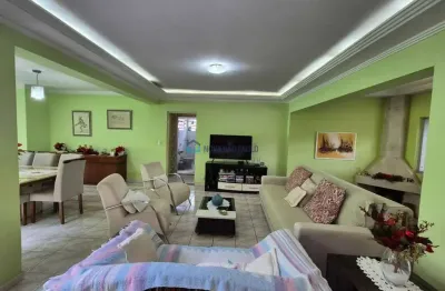 Casa térrea 3 dormitórios sendo 2 suítes e 2 vagas no jabaquara.