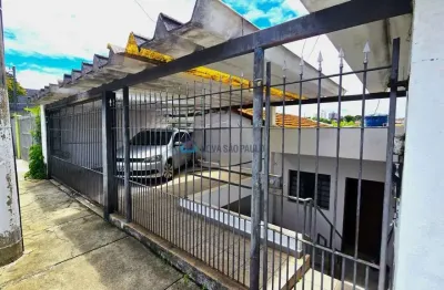 Casa térrea com 2 dormitórios, 1 vaga, próximo ao metrô Saude.