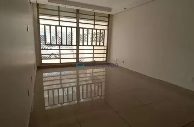 Sobrado à venda  2 dormitórios, suíte, edícula e excelente localização!