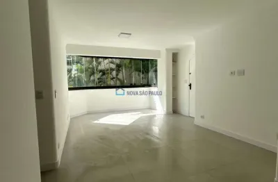 Apartamento 110m² 2 Dormitórios, 1 suíte, 2 Vagas - Campo Belo