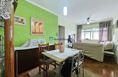 Vila Mascote apartamento térreo com 67m², 2 quartos, 1 vaga e armários planejados.