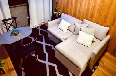 Studio 40 m² mobiliado com mezanino, próximo ao metrô Moema, ideal para investimento