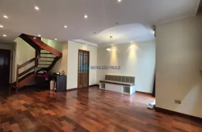 Casa de condomínio fechado, nas imediações do metrô Saúde, Shopping Plaza sul!