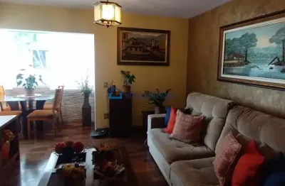 Apartamento à venda de 67m², 2 dormitórios, 1 vaga, próximo do metrô.