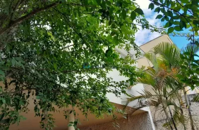 Casa térrea Bairro Jabaquara. Vago. 340m² terreno.  3 dormitórios. 3 vagas.