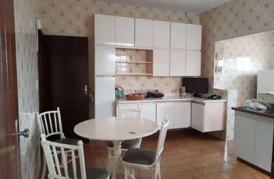 Sobrado à venda no Parque Jabaquara com 226m², 3 Dormitóris, 1 suite e 2 vagas. Prox Metrô Conceição