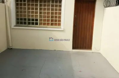 Casa no Brooklin Vila Cordeiro com 2 Quartos Quintal e 2 Vagas