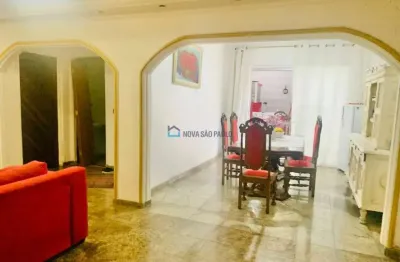 Casa no planalto paulista com vaga para 4 carros, proprietário estuda proposta para reforma.. .