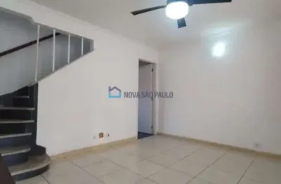 Sobrado com 2 dormitórios, 2 banheiros, 2 vagas, Bosque da Saúde