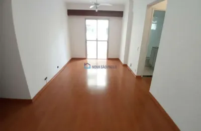 Apartamento metrô saúde, escolas, bancos, supermercados, drogarias, shopping, comércio, fácil acesso