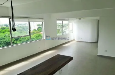 Moema apartamento reformado, 3 quartos sendo 1 suíte, fora da rota