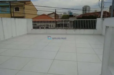 Sobrado confortável com 3 dormitórios sendo 1 suite