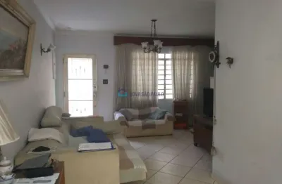 Casa grande (160m2), 3 dormitórios, a 7 minutos de caminhada metrô praça da árvore