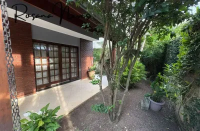 Sobrado à Venda com 4 dorm (2 suítes) e Espaço Gourmet  com salão