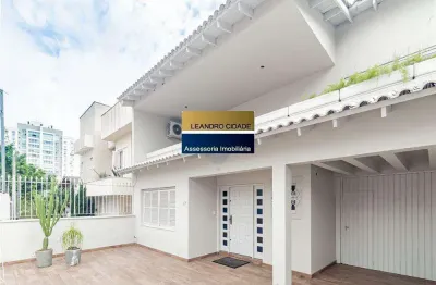 Casa 3 dormitórios à venda no bairro passo da areia com 312 m² de área privativa - 6 vagas de garagem