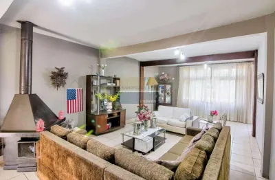 Casa 3 dormitórios à venda no Bairro Chácara das Pedras com 352 m² de área privativa - 4 vagas de garagem