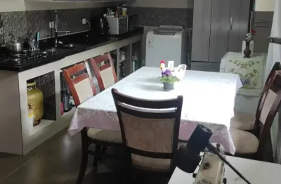 Terreno 11x30, contendo 2 casas em alvenaria, prox. av.maringa em pinhais