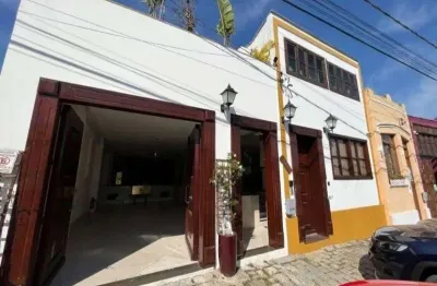 Casa com 4 quartos à venda na Praça Getúlio Vargas, 140, Centro, São Francisco do Sul