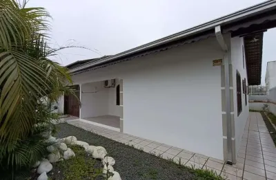 Casa no praia da enseada com 3 quartos para venda, 150 m²