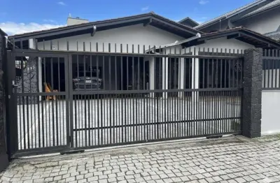 Casa com 3 quartos à venda no Santo Antônio, Joinville 