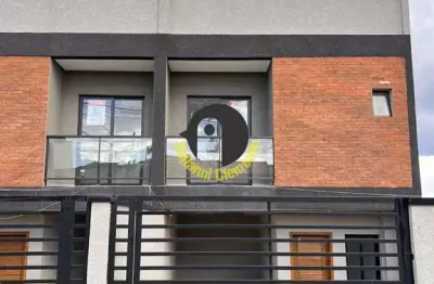 Sobrados de 145m², três dormitórios prontos para morar à venda no bairro Xaxim -