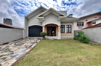 Casa com 3 quartos à venda na Rua Barão do Cerro Azul, 168, Centro, São José dos Pinhais