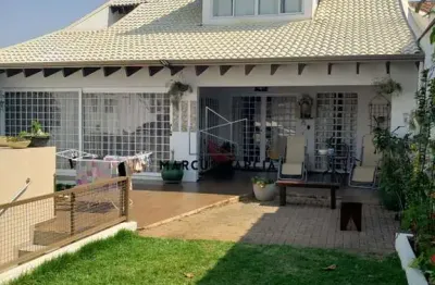 Casa com 2 quartos à venda na Rua José Valério de Souza Irmão, Califórnia, Londrina, 215 m2 por R$ 950.000