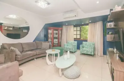 Casa com 3 quartos à venda no Jardim Planalto, Porto Alegre 