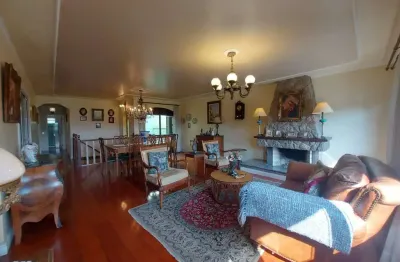 Casa com 3 quartos para alugar no Jardim Planalto, Porto Alegre 