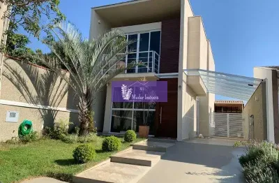 Casa de alto padrão - conforto, elegância e localização privilegiada!