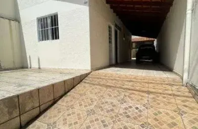 Encantadora casa à venda - conforto e praticidade em excelente localização!