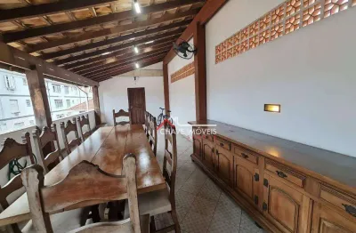 Sobreposta alta com 4 dormitórios, 2 suítes e espaço tipo quintal com churrasqueira