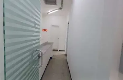 Casa comercial com 7 salas para alugar na Rua Doutor Luís de Faria, Gonzaga, Santos
