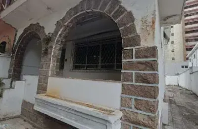 Casa comercial com 7 salas para alugar na Rua Doutor Luís de Faria, Gonzaga, Santos