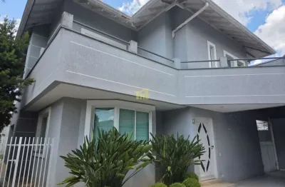 Casa em Condomínio de Alto Padrão em Santa Felicidade, 3 suítes