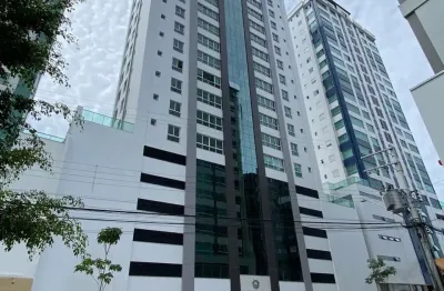Apto com 4 dormitórios , 3 vagas de garagem, onde vc vai passar monetos felizes com sua família.