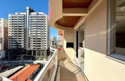 Apartamento com 4 dormitórios e escritório no kobrasol!