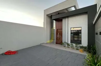 Casa pé direito alto, 1 suite + 2 dorm e garagem ampla