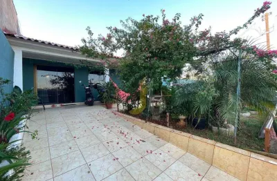 Casa com 2 quartos à venda na Rua Azul, 200, Brasília, Cascavel