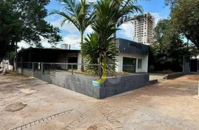 Sala comercial central, de esquina, adaptada para segmento alimentício ou noturno
