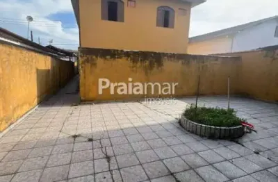 3 dorm | 1 suíte | sala | cozinha | wc | área de serviço | sacada | quintal | 2 garagens.