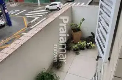 Apto 2 dorm reformado amplo, com sacada i cozinha com bancada i próximo a praia i  garagem coletiva